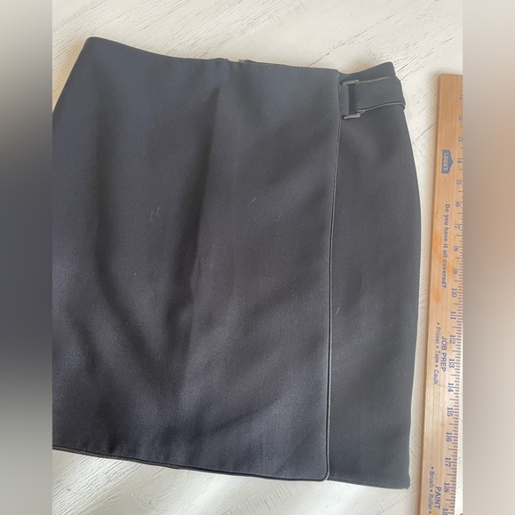 White House Black Market skirt - Picture 3 of 6